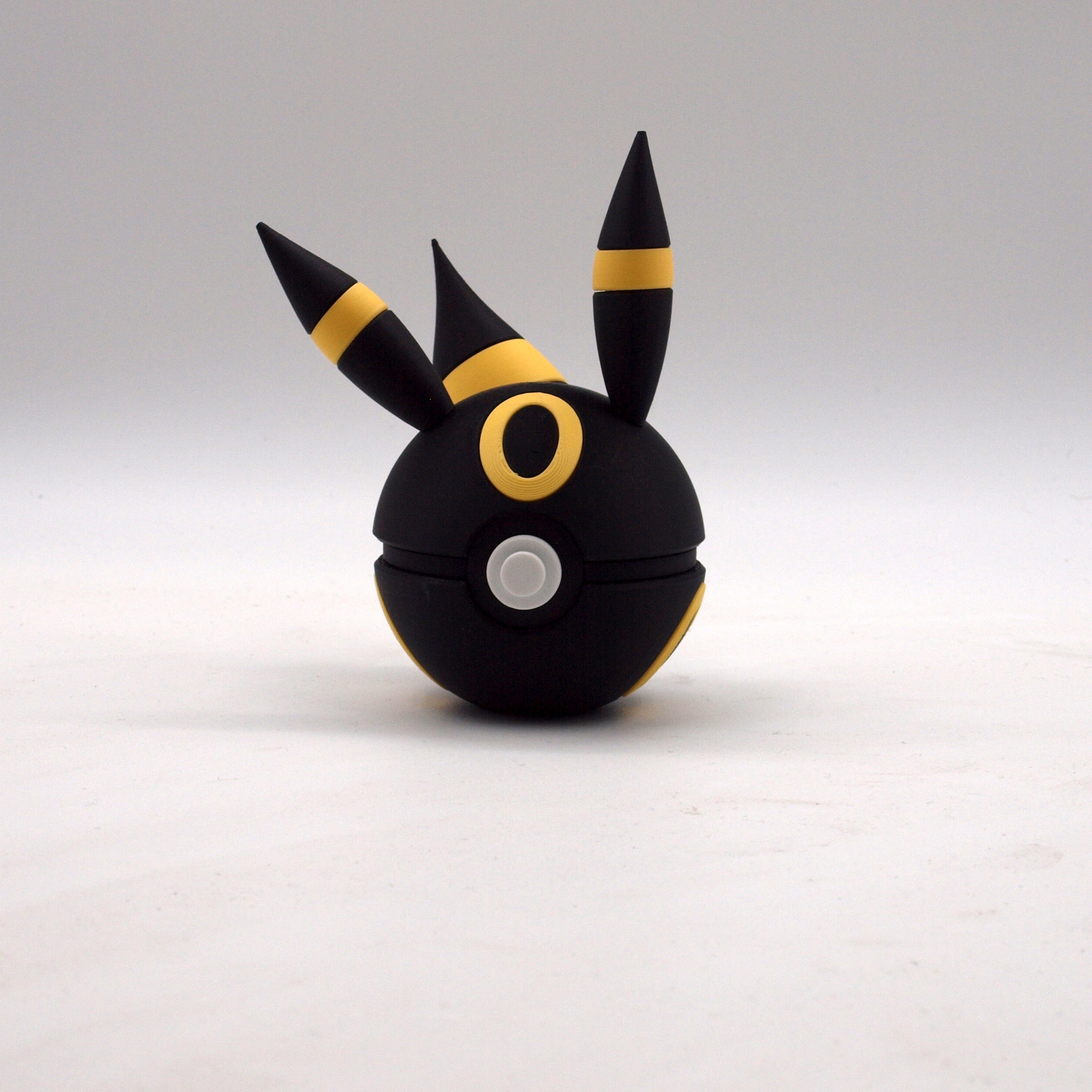 #0197 - Umbreon - 3D Printed Pokeball